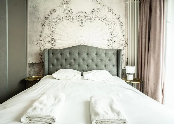 Vipwarsawapartments Amber Mennica Residence