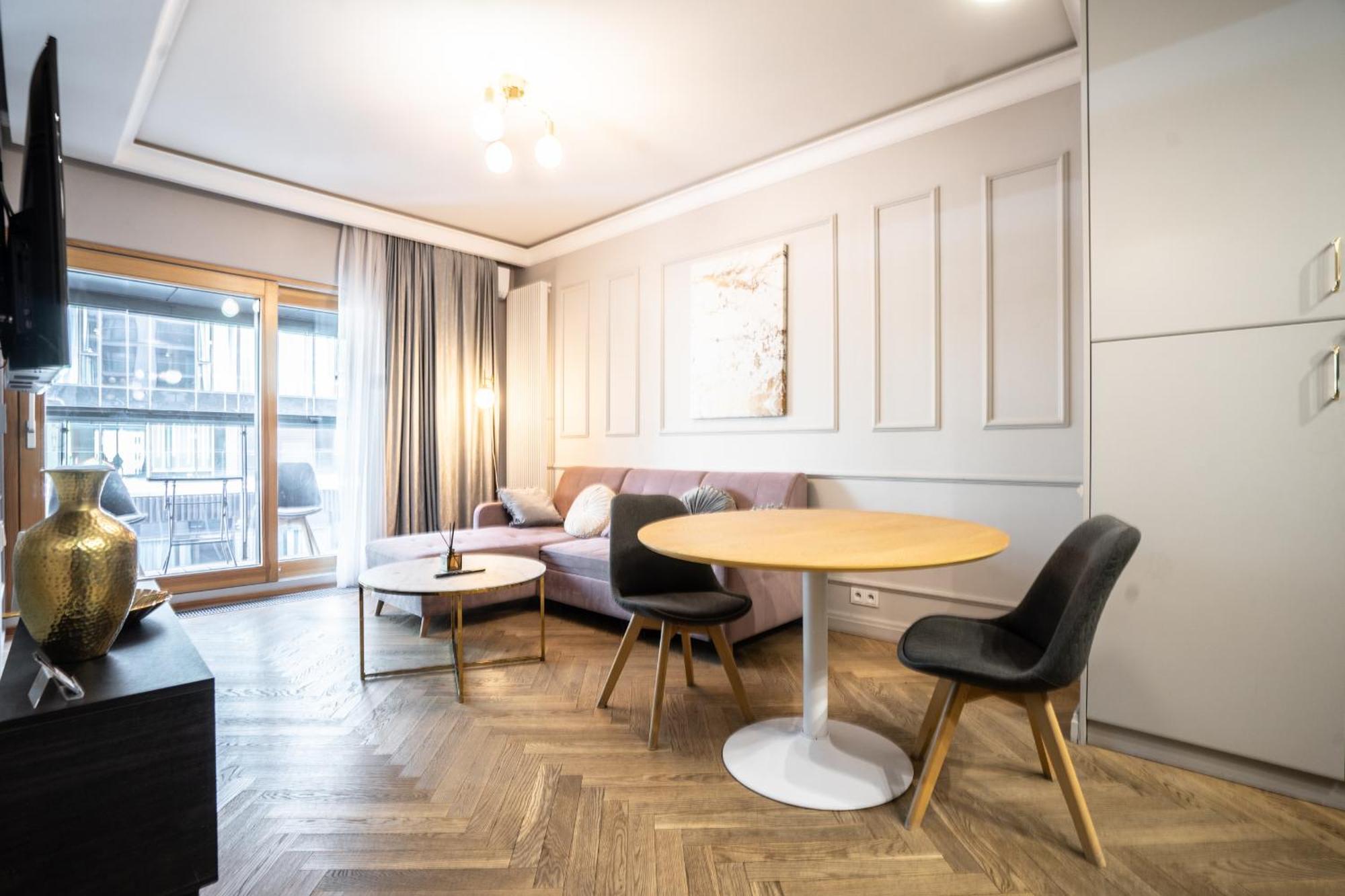 Vipwarsawapartments Amber Mennica Apartment